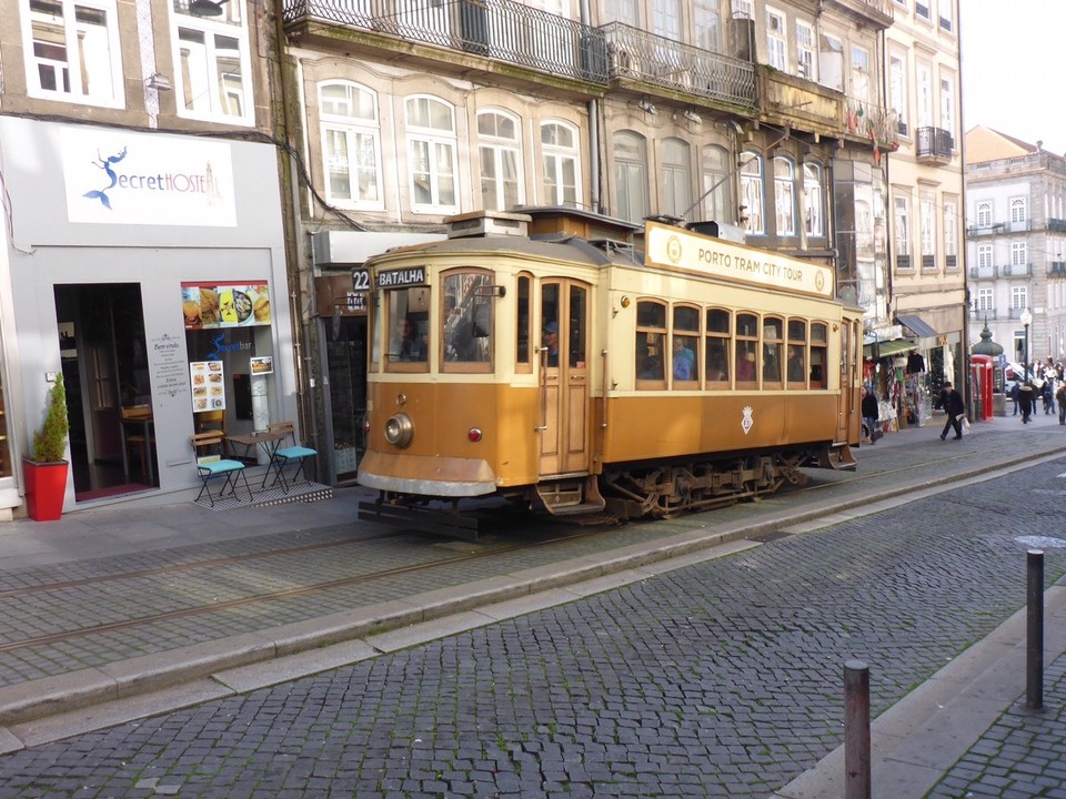 Portugal - Porto - Nicht nur in Lissabon auch in Porto spielte die Tratition bei der Straßenbahn eine wichtige Rolle