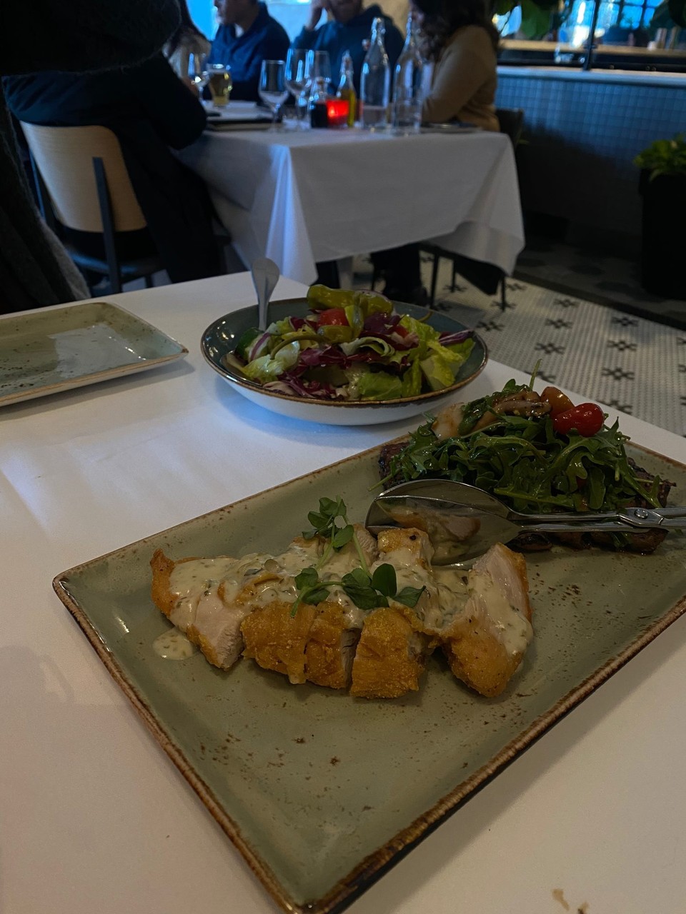 Canada - Niagara Falls - 3 Gang 
(Steak, Hähnchen mit salat) 