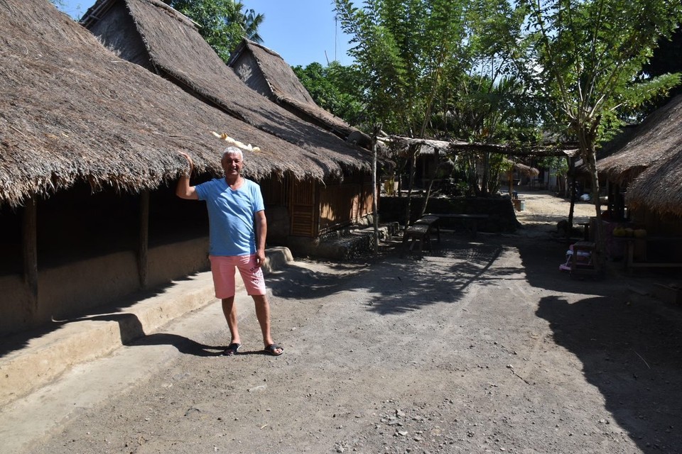 Indonesien - Kabupaten Lombok Tengah - Nächster Stop war ein Dorf der Ureinwohner Lombok´s , so wollt ihr nicht Leben, ich gestehe wir auch nicht.