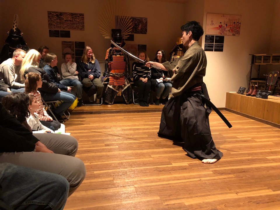 Japan - Shibuya-Ku -     Dann waren wir im Samurai Museum. Dann konnten wir eine Show sehen