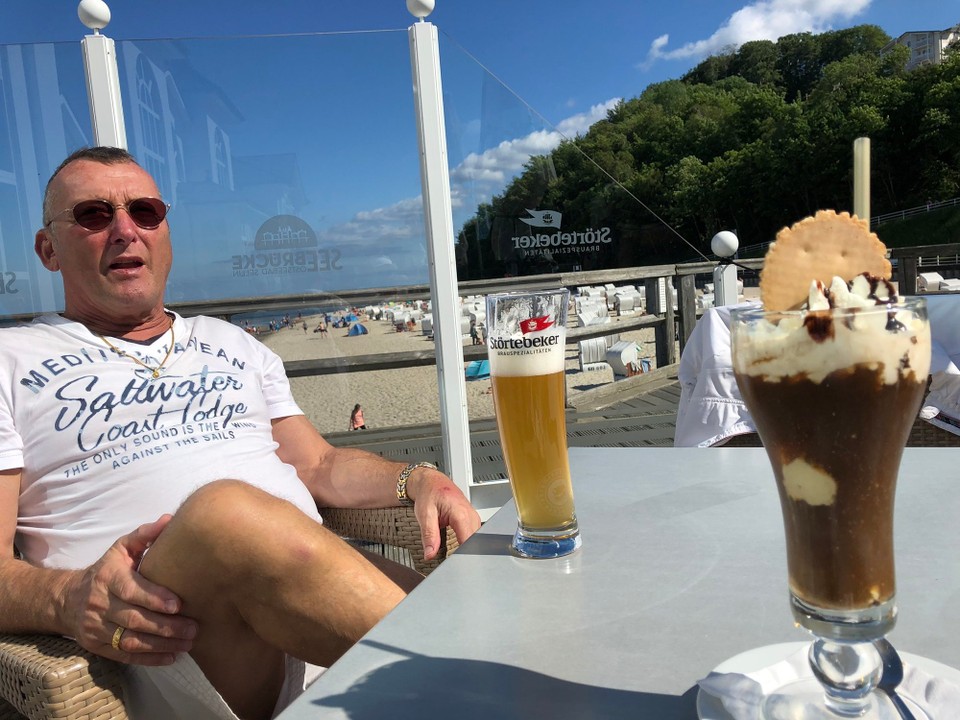 Deutschland - Lohme - Auf der Seebrücke Café in Sellin