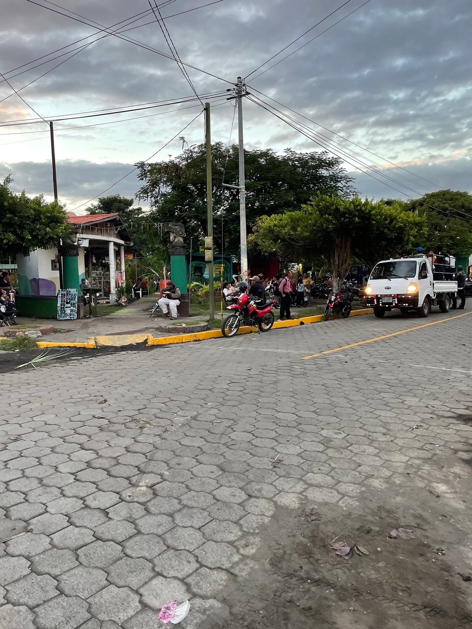 Nicaragua - Altagracia - Am Nachmittag ging es noch auf ein Straßenfest… 