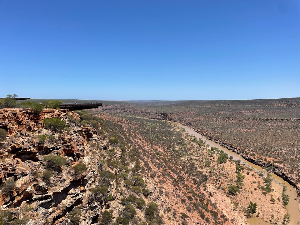 Australien - Kalbarri National Park - Der ein spektakuläres Bett durch die Gesteinsschichten gegraben hat.