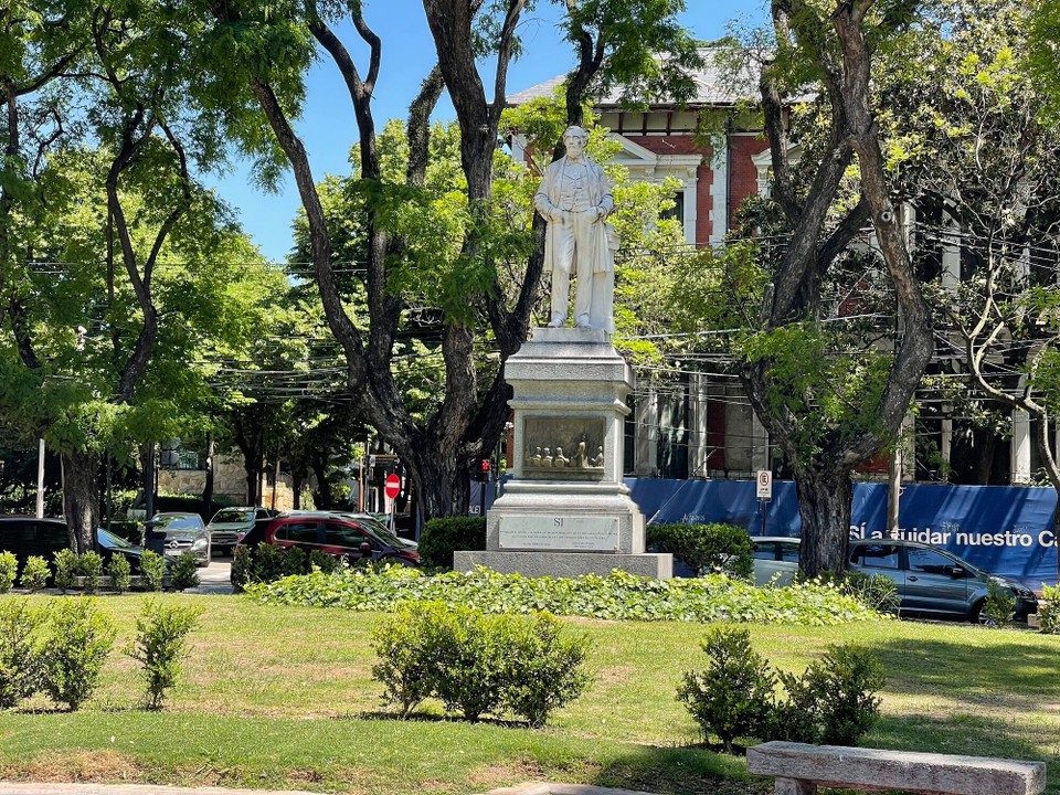 Argentinien - Buenos Aires - Statue vor der Kathedrale de San Isodro