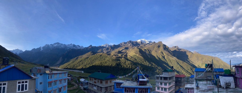 Nepal -  - Nochmal ein strahlend blauer Morgen