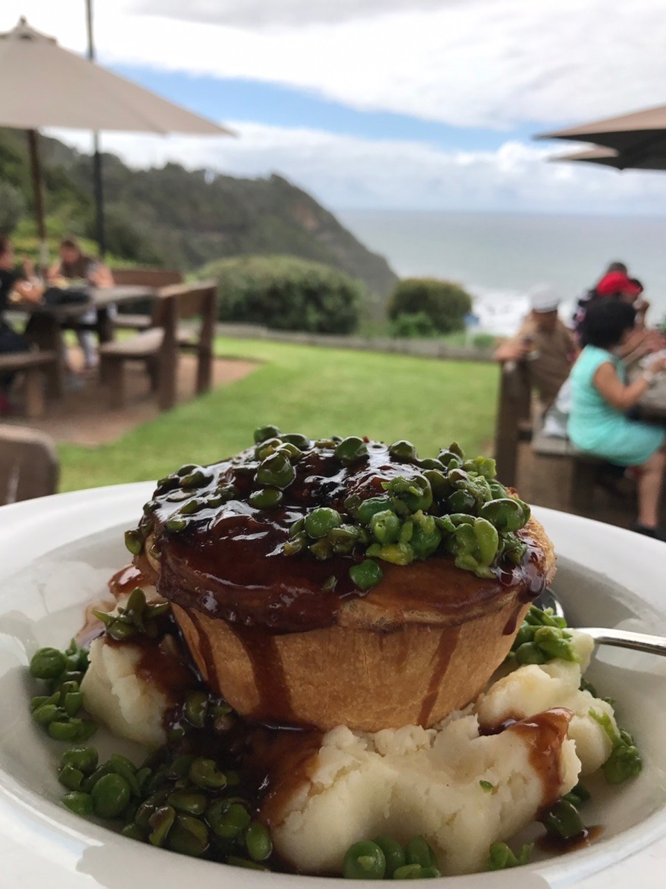 Australia - Kiama - It's pie time at Scarborough hotel 