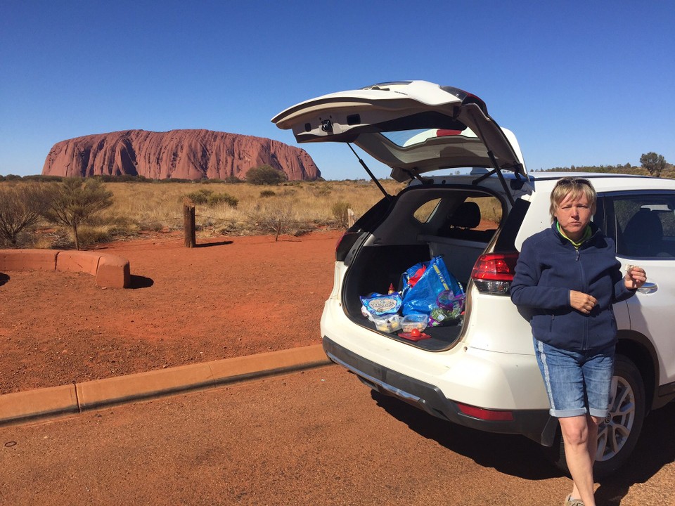 Australien -  - Kleiner Mittagsimbiss vor großer Kulisse. 