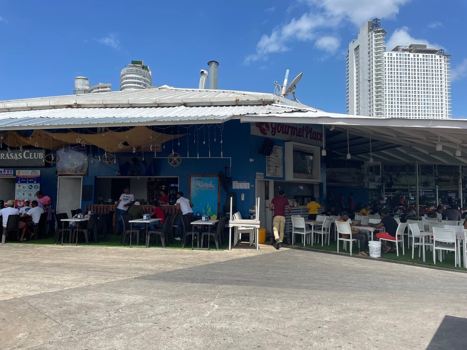 Panama - Panama-Stadt - Nach einem entspannten morgen geht es zum Mittagessen auf den Fischmarkt - nochmal frisches Ceviche genießen 🤤🐟 