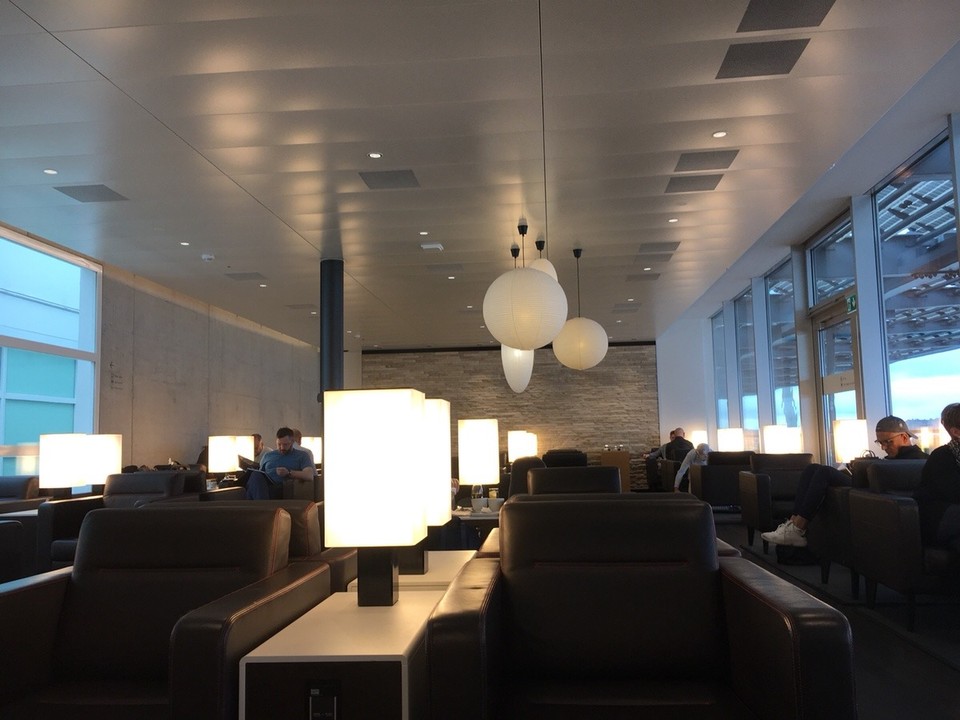 Schweiz - Zürich-Flughafen - Business-Lounge Gate E