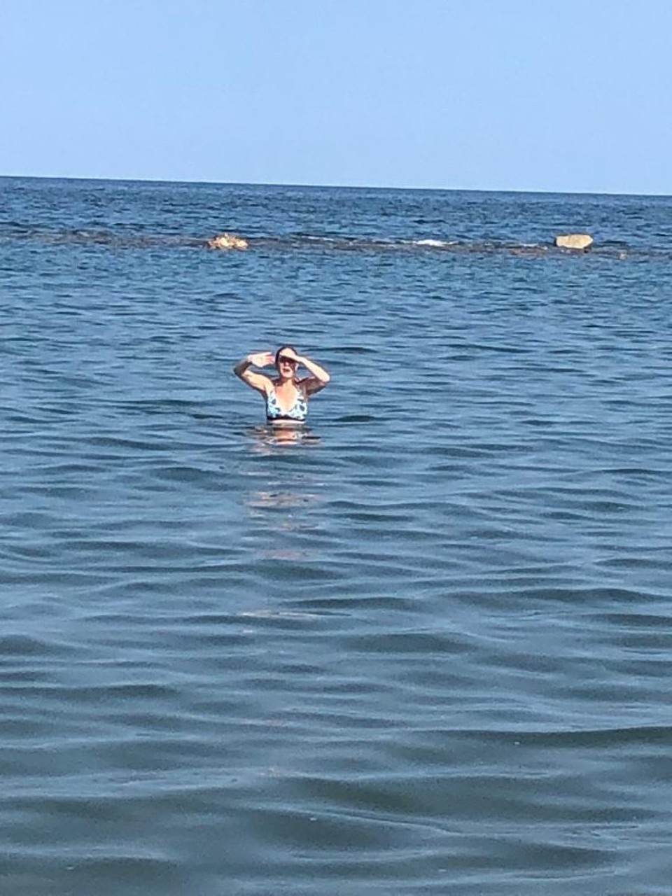 Italien - Bellaria-Igea Marina - Etwas seltsam schien mir die Tatsache, dass der Sandboden im Meer Stellenweise wärmer war, als das Wasser. Ich erkläre es mir so, dass ich wahrscheinlich kurz nach der Flut ins Wasser bin und deshalb der Sand noch von der Sonne erwärmt war🧐🤓🙄