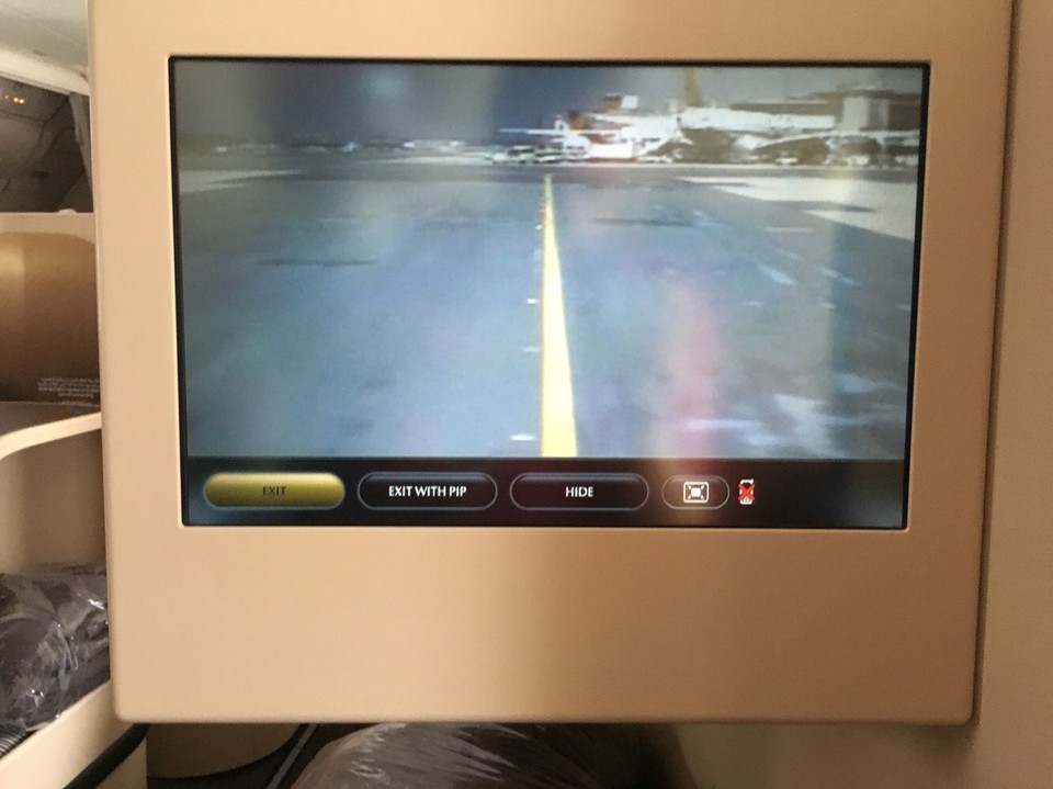 Deutschland - Frankfurt am Main - Livebild der Frontcam im Flieger. Wie geil ist dass denn?