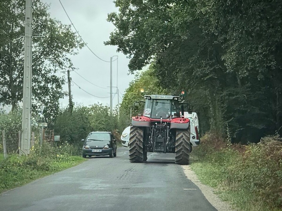 Frankreich - Saint-Malo - Autotransport mal anders