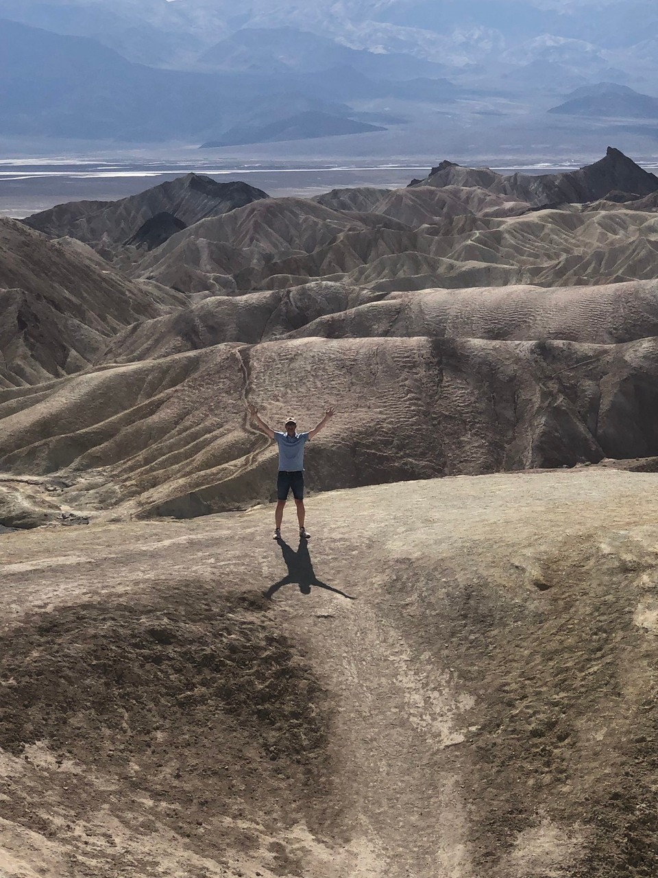 Vereinigte Staaten - Lone Pine - Zabriskie Point - it is hot 