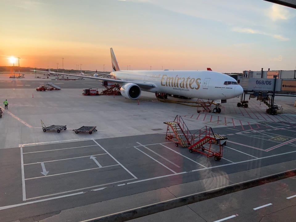 Deutschland - Hamburg - Um 21:30 Uhr ging es pünktlich Richtung Dubai.
