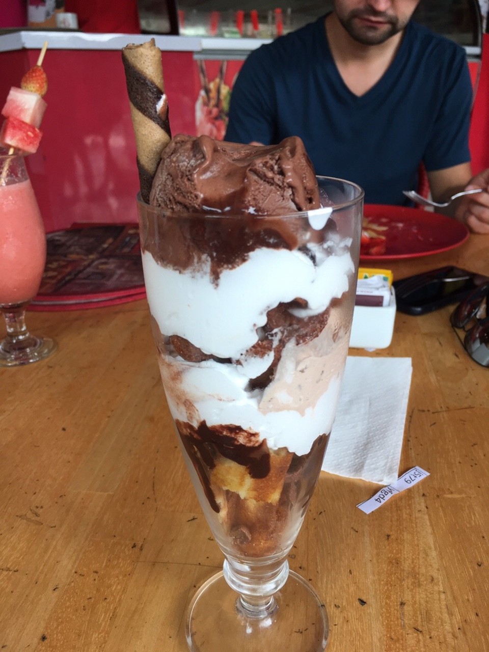 Indonesien - Badung - Lecker Schokoeisbecher zum Kaffee