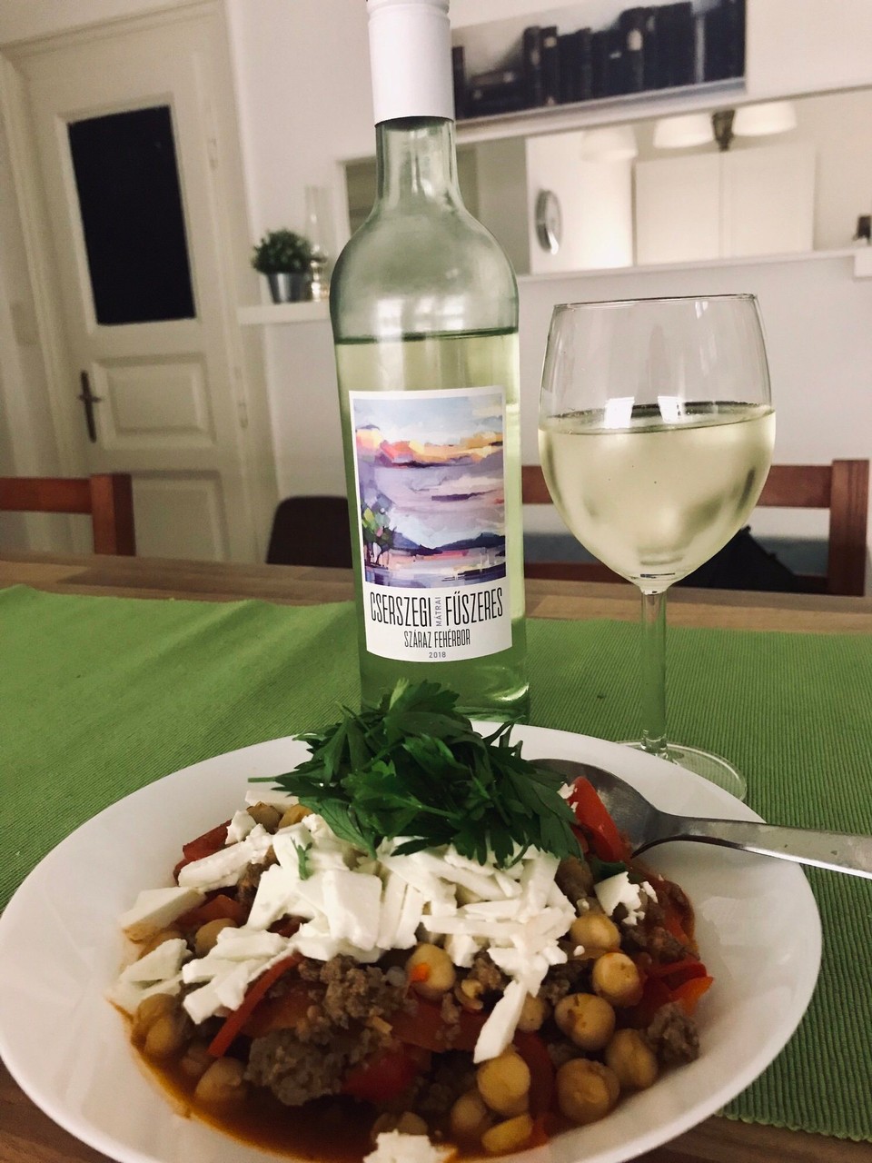 Ungarn - Budapest IX. kerület - Resultat | Hack-Kichererbsen-Pfanne | Spicy | Erster guter ungarischer Wein!