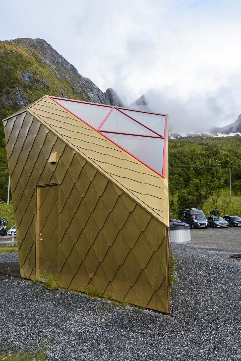 Norwegen - unbekannt - "Goldenes" WC in Ersfjord