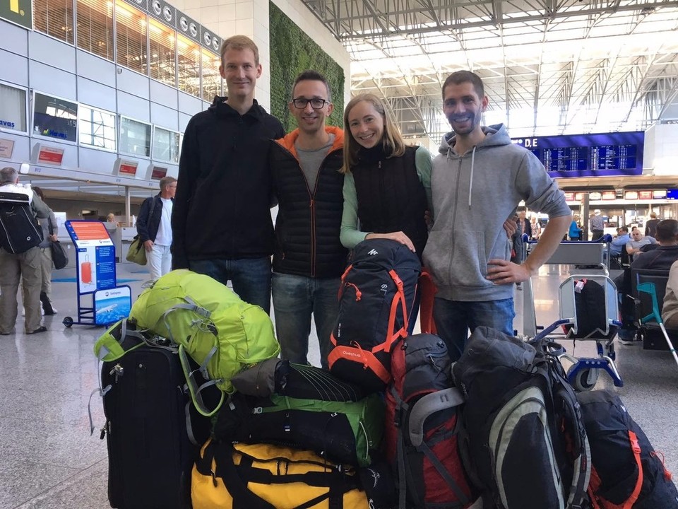 Türkei - Istanbul - Unser zweites Team macht sich über Moskau auf den Weg. Guten Flug Euch. Gott sei dank fliegt ihr nicht über Istanbul 😉 - Joe