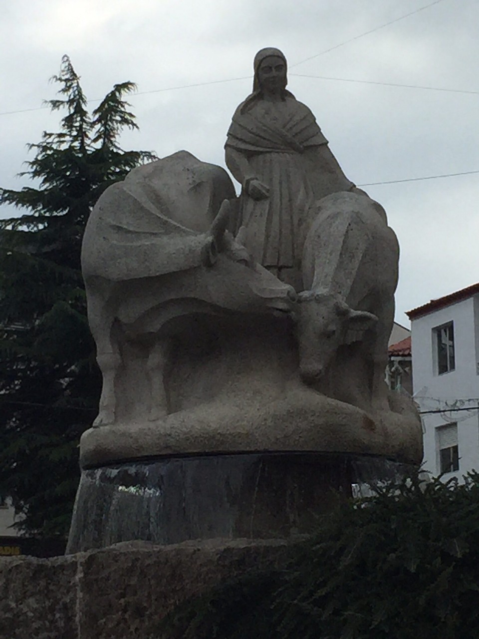 Spanien - Negreira - Monument „Galicische Bäuerin“