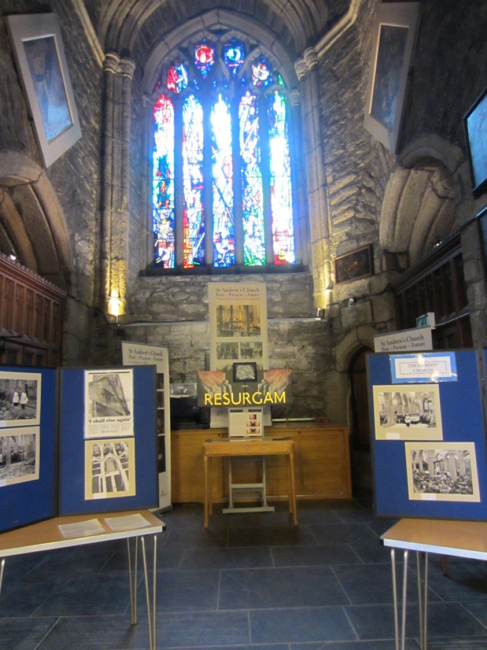 Vereinigtes Königreich - Plymouth -  Fotoausstellung: Zerstörung im 2. Weltkrieg