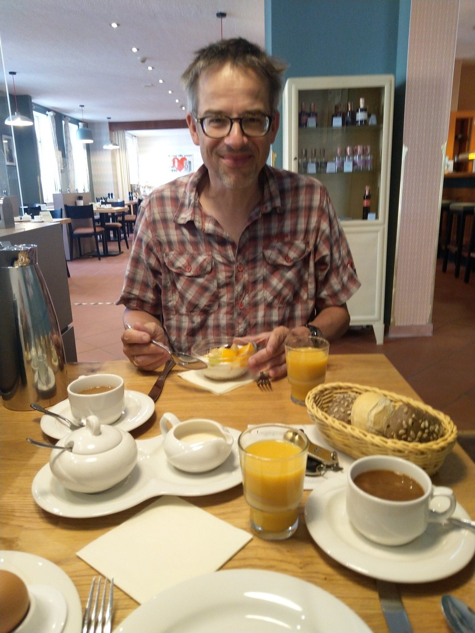 Deutschland - Magdeburg - Ich gehe jetzt schlafen, freue mich morgen aufs Frühstück und danke dir, Stefan, noch mal herzlichst für die supernette Begleitung. Und auch sonst gehen viele Grüße in die Welt. Habt es alle gut!