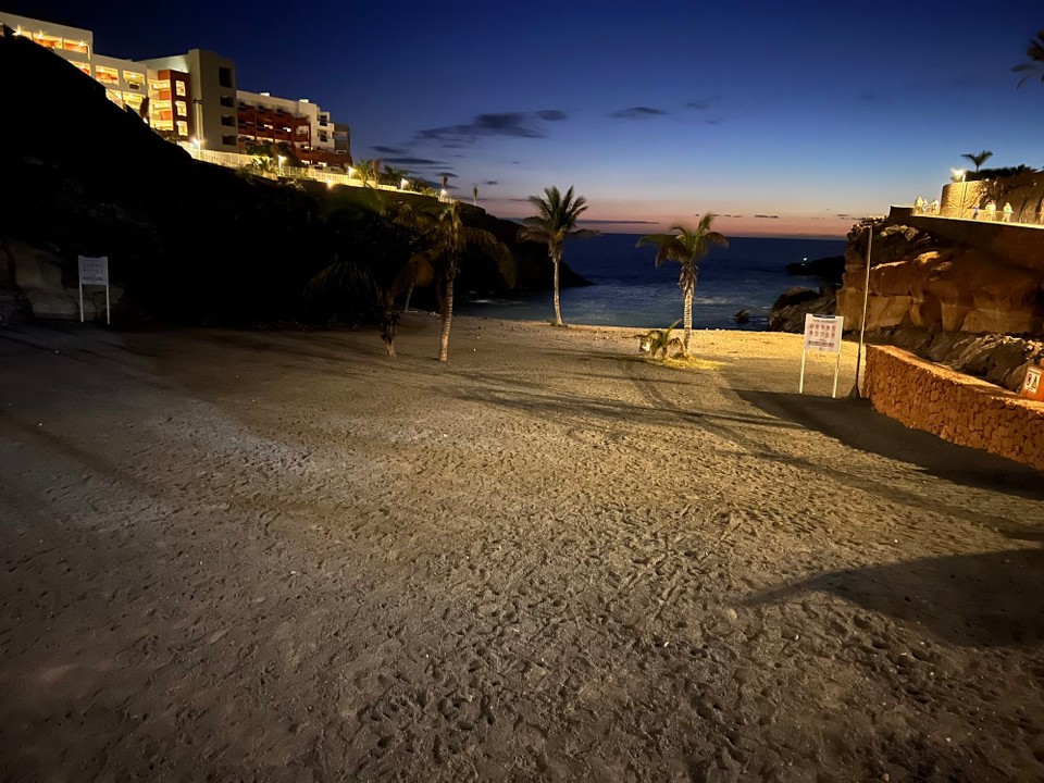 Spanien - Adeje - Nahegelegener Strand am Abend
