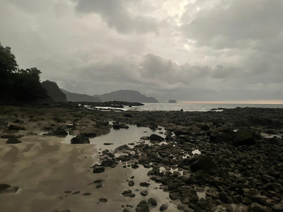 Costa Rica - Santa Cruz - … und anschließend noch eine weitere Insel (bei aufkommendem Gewitter ⛈️) erkunden 

Die Wetterschwankungen in Costa Rica sind wirklich unvorhersehbar ☀️ ⛅️ 🌩️ 