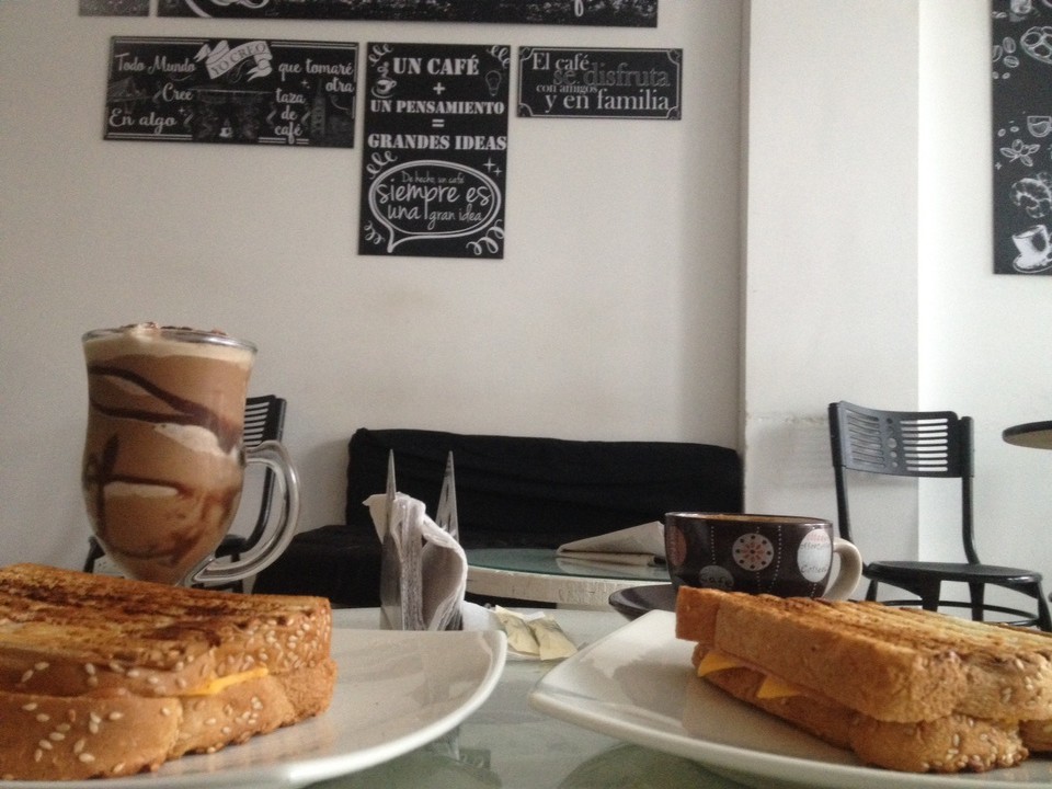  - Kolumbien, Pereira - Im Café Viejo Molino - unsere erste Stärkung in Pereira.