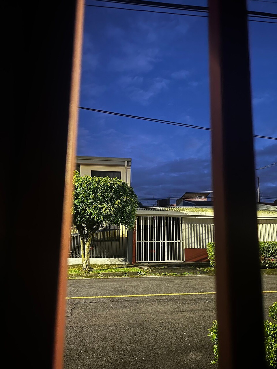 Costa Rica - San José - Sit eeewigkeite bini au tatsächlich so lang im Usgang gsi, dass es sho langsam hell worde ish woni dihei acho bin