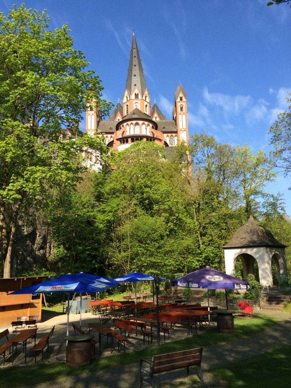 Deutschland - Limburg an der Lahn - ... mit Biergarten.