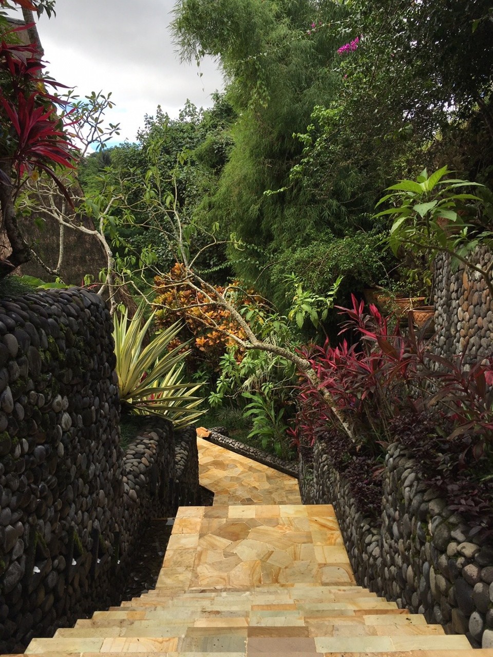 Indonesien - Gianyar - ...und überall Treppen